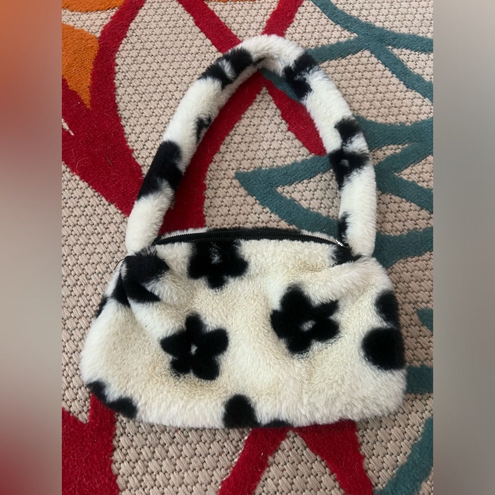 Fuzzy Flower Bag